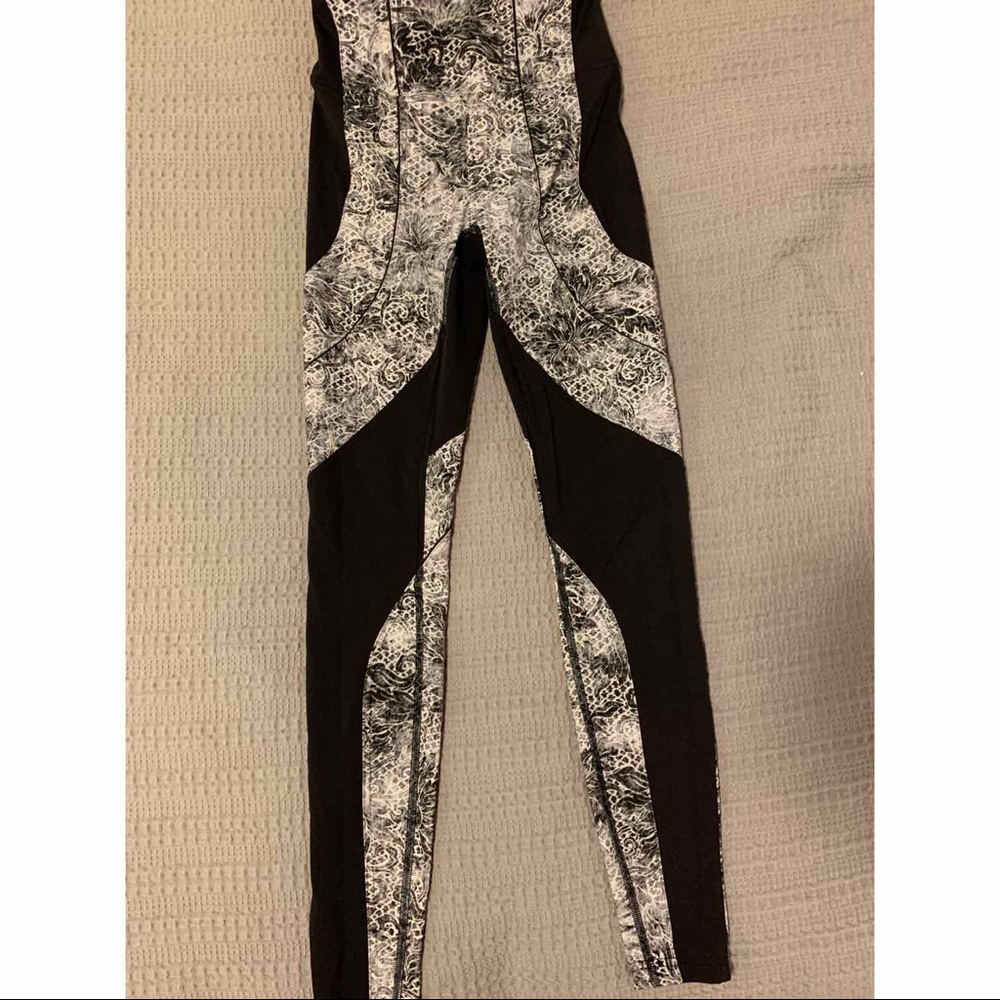 Size 4 Lululemon workout pants